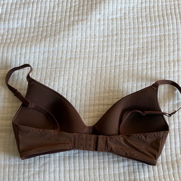 SKIM Wireless Form T-shirt Demi Bra - Picture 2 of 3